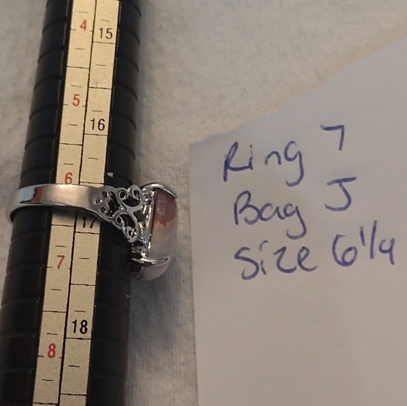 New women's size 6 1/4 ring - Picture 2 of 3